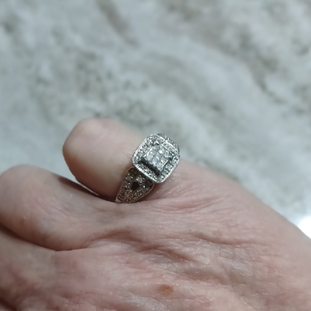 Elegant Silver Women's Ring